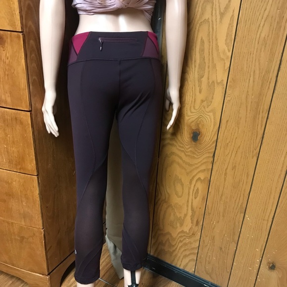 Lululemon Run Inspire Crop Burgundy Size 8 - Picture 8 of 13